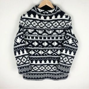 Zara Black and White Patterned Crew Neck Sweater